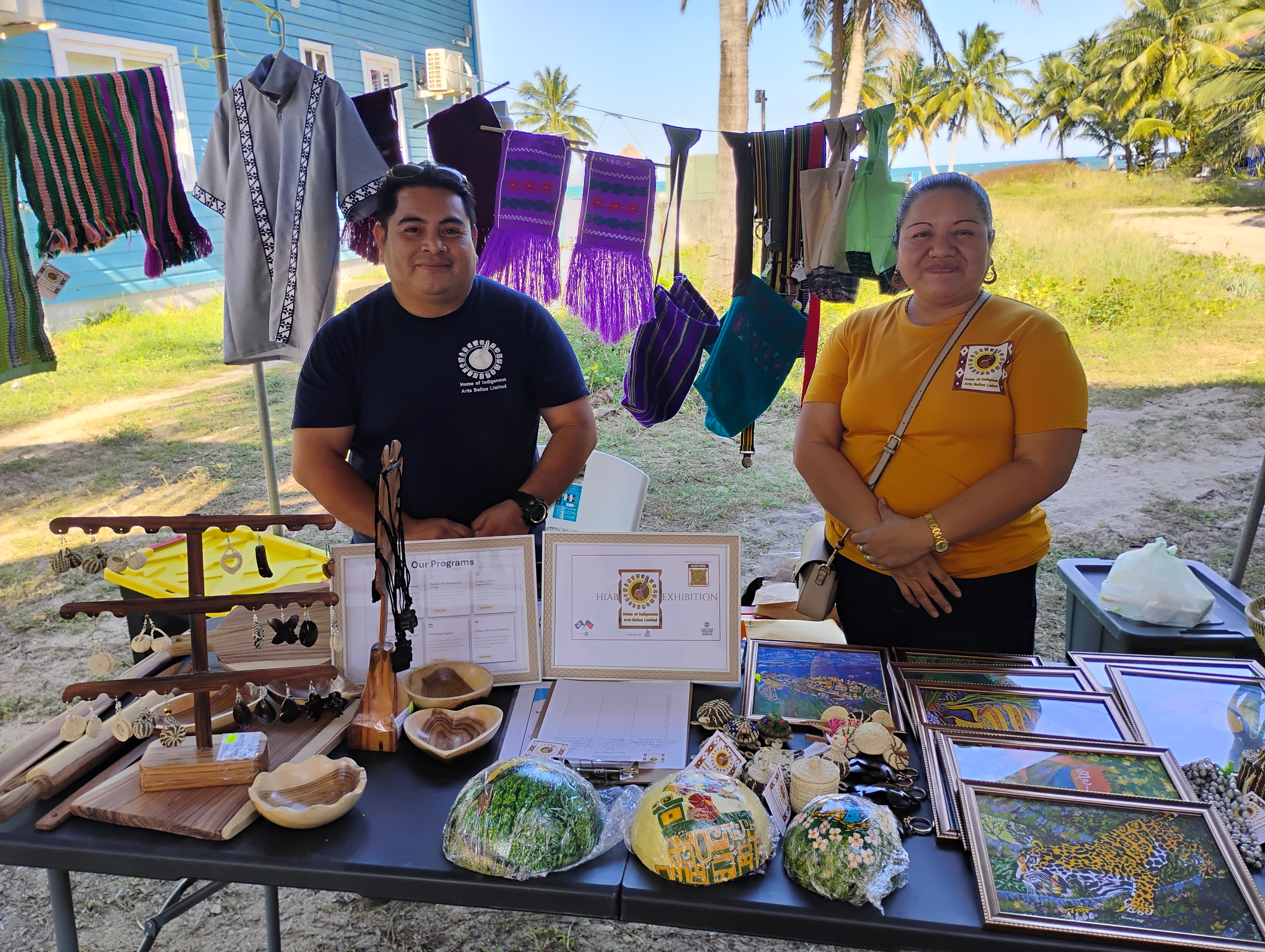 Indigenous Art Museum and Gallery, Marcelia Assi and family